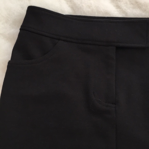 Sporty stretchy black straight skirt - Picture 2 of 2